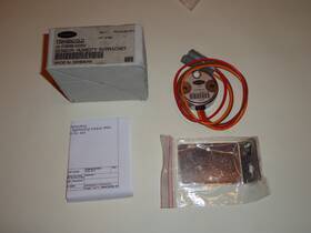 Carrier 12-00686-00sv Transicold Humidity Sensor With Bracket. Oem