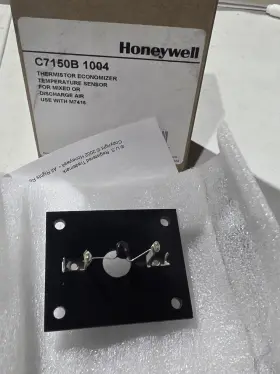 C7150b1004 Honeywell Mixed Air Sensor Duct Or Discharge - New In Box C7150b1004 Honeywell Mixed Air Sensor Duct Or Discharge - New In Box