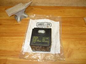 Landis & Gyr Lfl1.335 And New Old Stock Gas Burner Control
