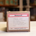 Honeywell C7010A 1006 Fsg Photocell Mount Sensor Original Box Nos New. Price: $61.70.