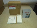 New Honeywell T7075B1022 S Remote Temp Controller 24/120/240V (-20 To 200 F). Price: $39.99.